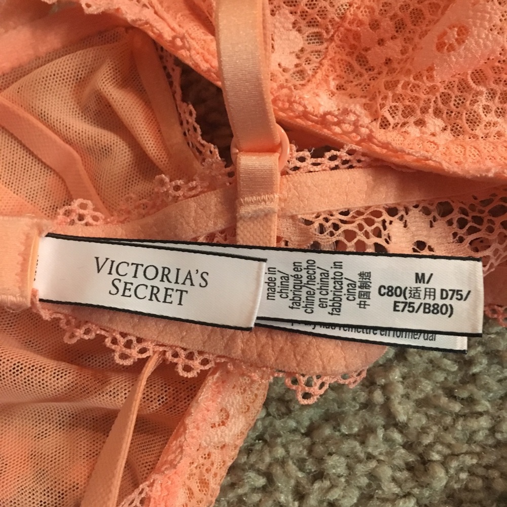 NWOT Victoria’s Secret bra bundle - Picture 5 of 5